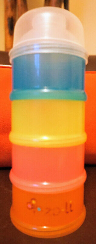 Snack and/or Formula Dispenser By Zoli