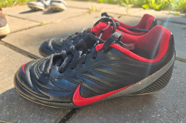 NIKE Children's Soccer shoes, Size 12 thumbnail