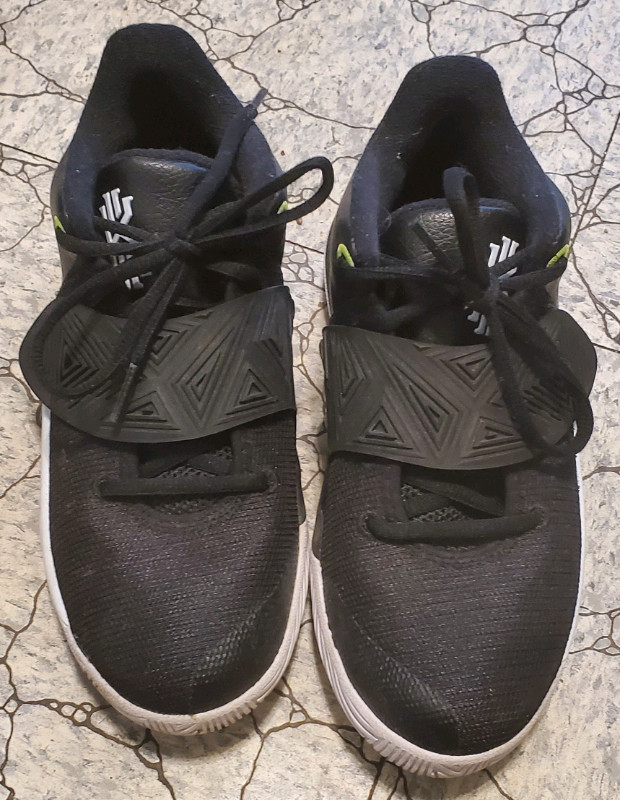 Nike sneakers, size 4Y - photo 2