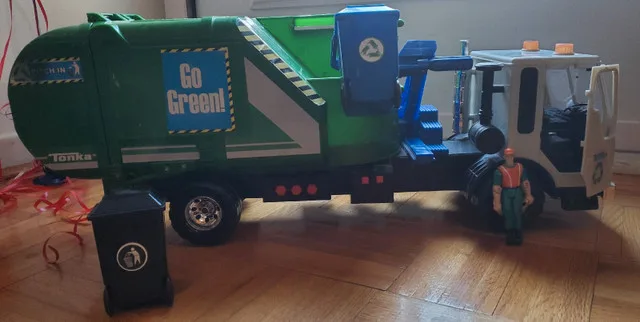 Tonka toy recycling truck thumbnail