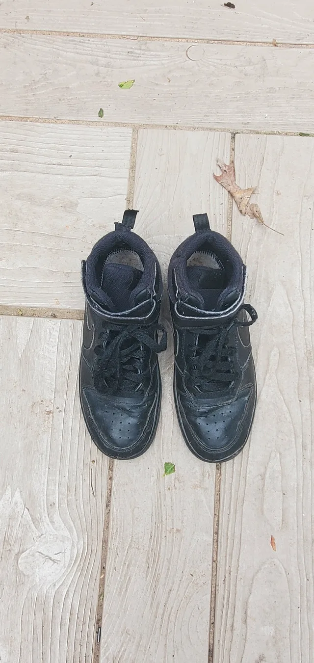 Nike Air force shoes Size 5.5 image indicator(2)