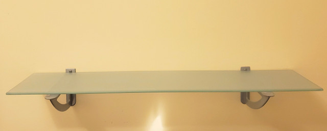 Glass display shelf