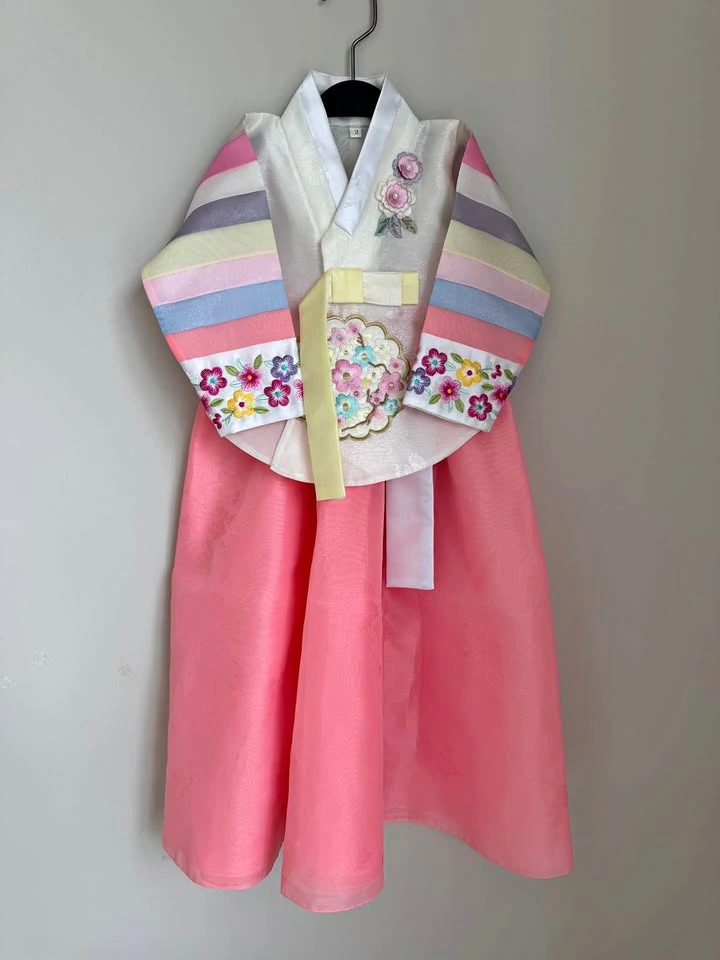Girls’ Hanbok Set for 2T 🌸