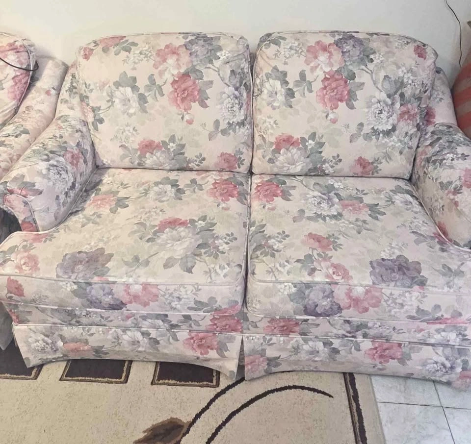 5-Seater Sofa Set (3+2) – Clean, Comfortable & Ready to Go!