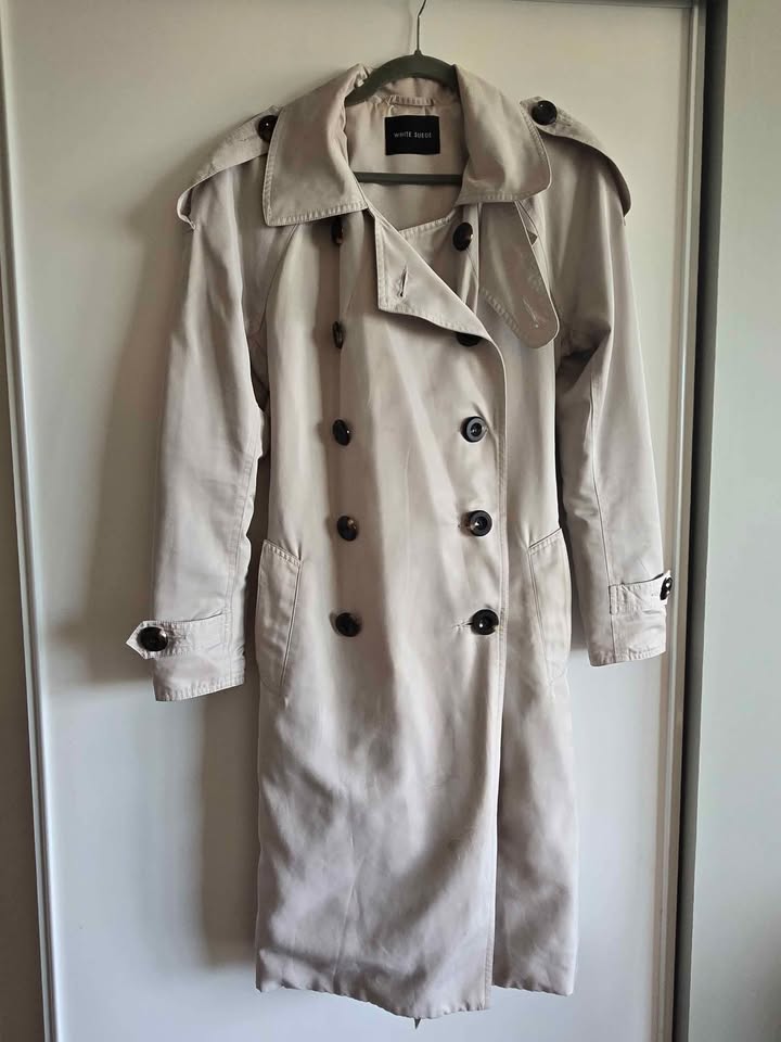 Classic Beige Trench Coat - Size Medium - photo 2