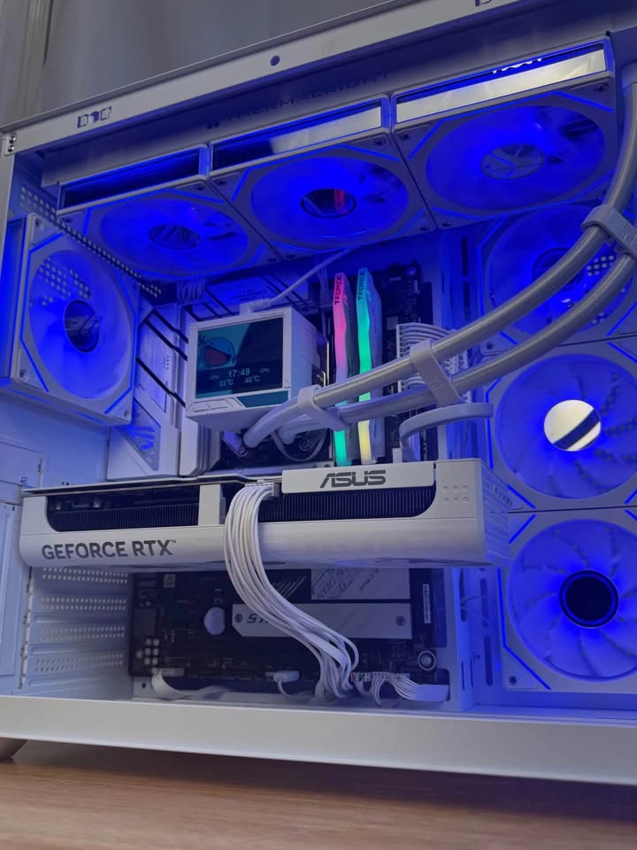 RTX 5070 | Ryzen 7800x3D | 32GB RAM | 2TB SSD White Gaming PC - photo 3