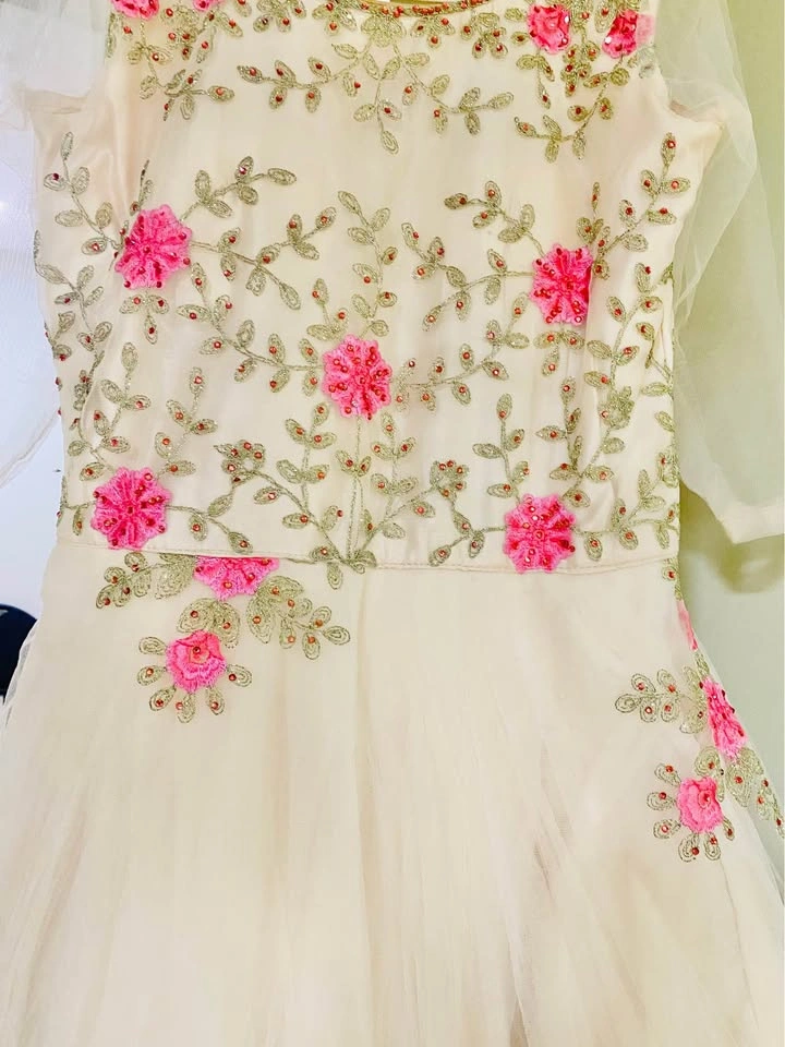 Beautiful 😍 elegant gown dress with heavy cancan to make u look - photo 2