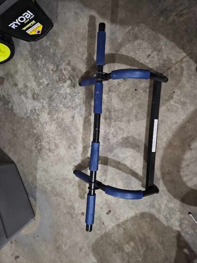 Pull Up Bar