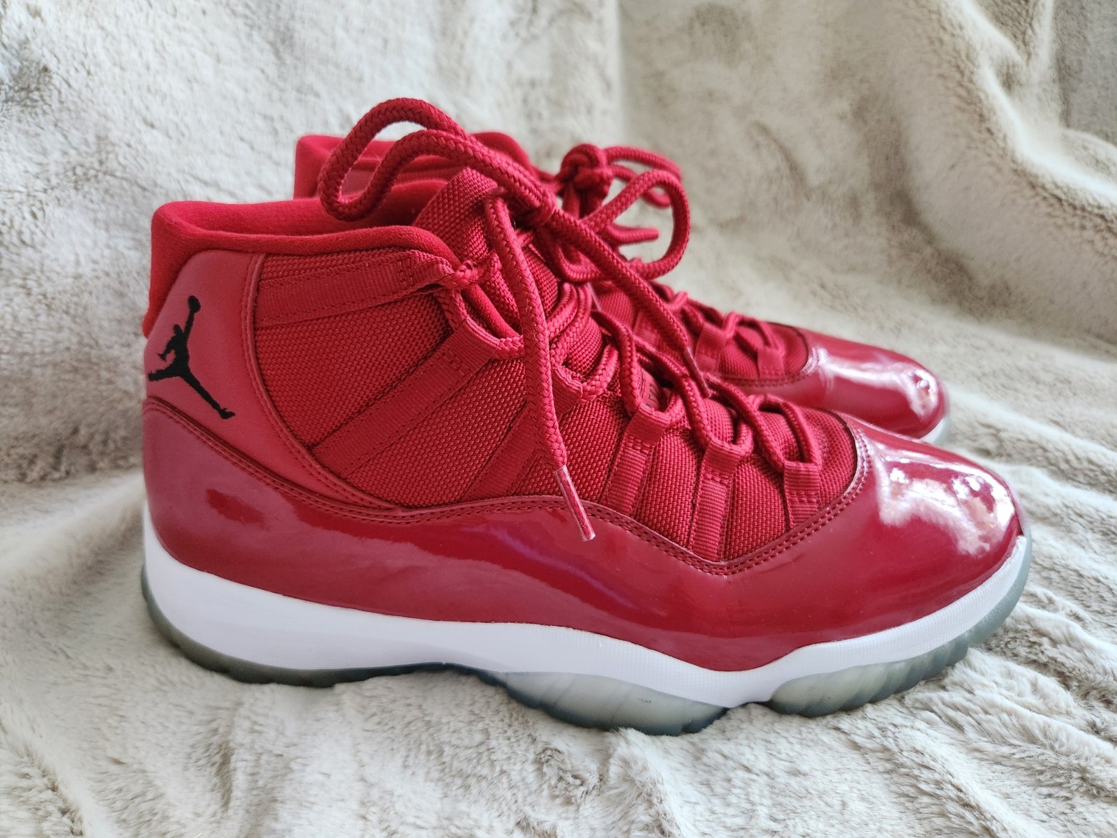 Nike Air Jordan 11 Retro Win Like 96 Mens Size 11.5