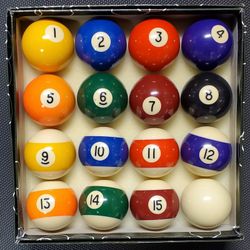 STANDARD 2-1/4" POOL BALL SET WITH 2-1/4" MAGNETIC CUE BALL