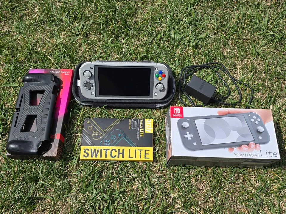 Nintendo Switch Lite Bundle (Cases + Screen Protectors) - photo 3