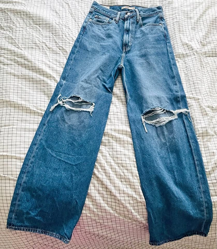 Levi’s Damaged Jeans for women