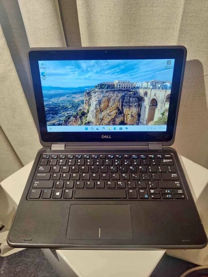 Dell Laptop Touchscreen 2in1 Windows 11