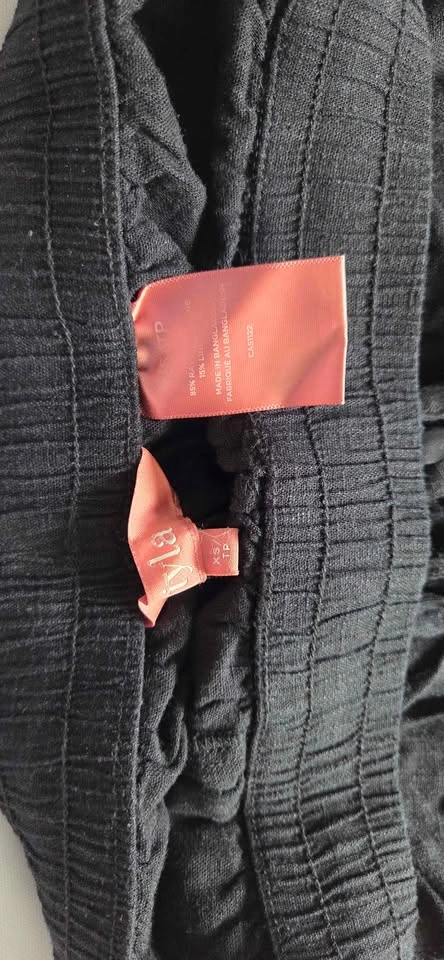 iyla Black Linen Blend Shorts - photo 2