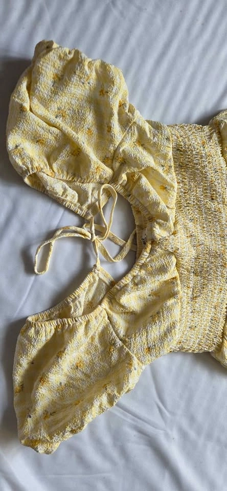Ardee Yellow Floral Smocked Mini Dress Size S/P - photo 3