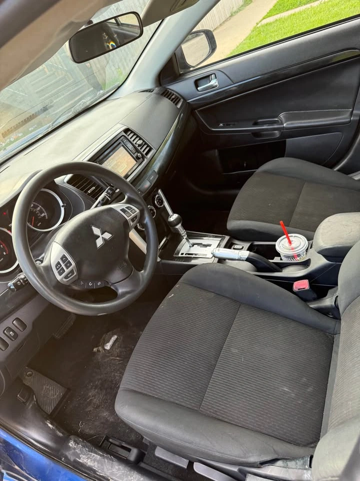2016 Mitsubishi Lancer LS Sedan 4D - photo 4