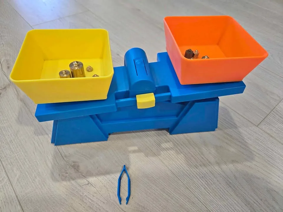 Classroom Precision Balance with Weights thumbnail