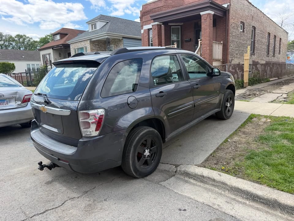 2007 Chevrolet Equinox LS Sport Utility 4D - photo 2