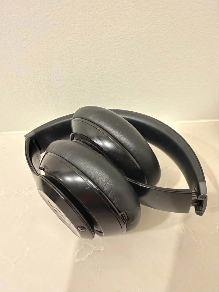 Beats Studio Pro Wireless Headphones Black - photo 2