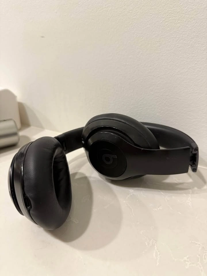 Beats Studio Pro Wireless Headphones Black - photo 3