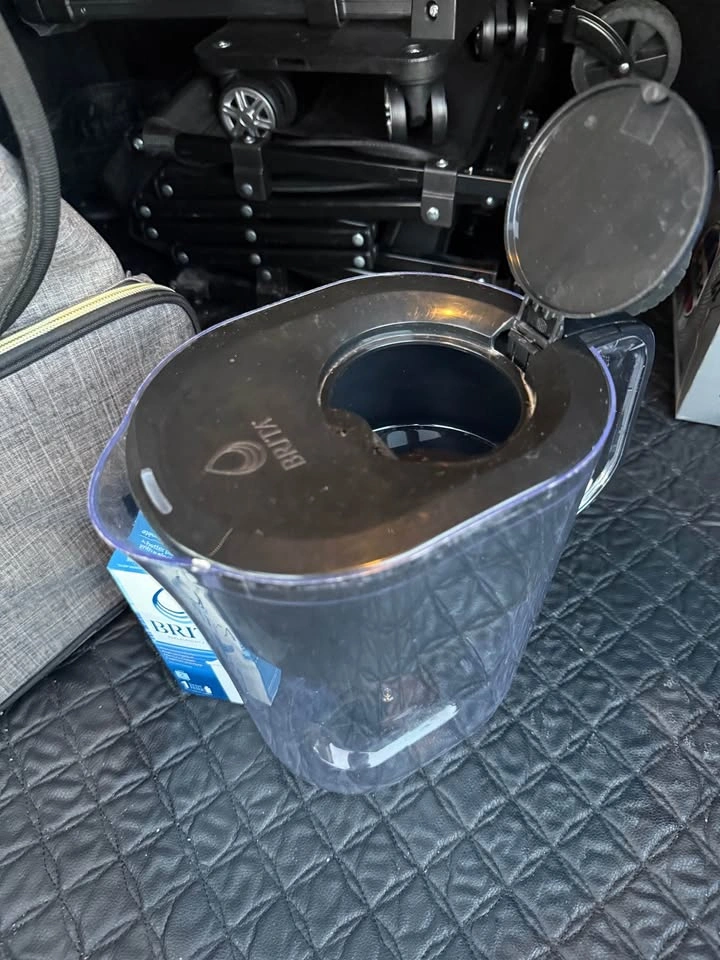 Brita Water Filter Pitcher with New Filter - photo 2