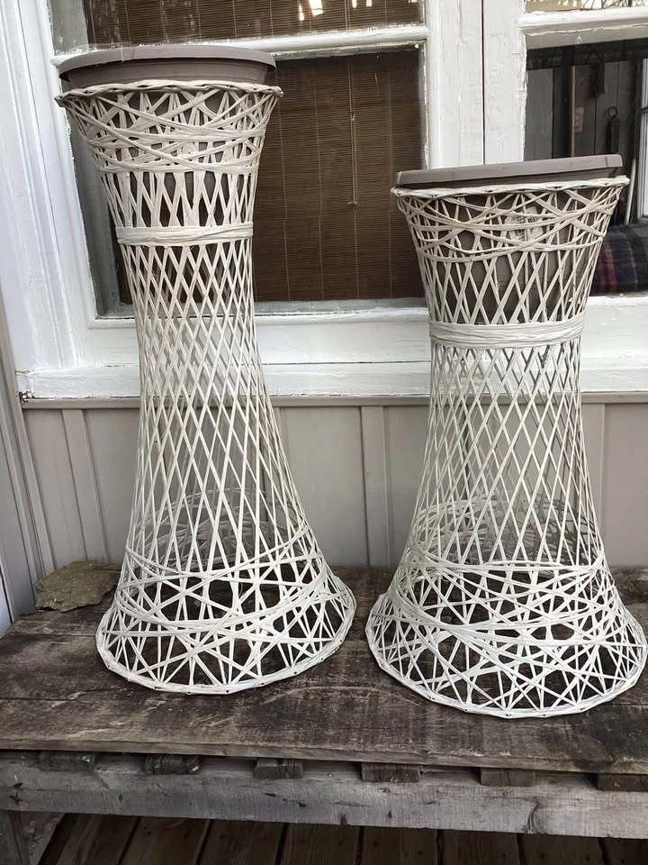 VINTAGE Spun Fibreglass Plant Stands - Set of 2 - photo 2