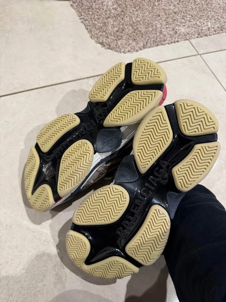Authentic Gucci x Balenciaga Sneakers - photo 5