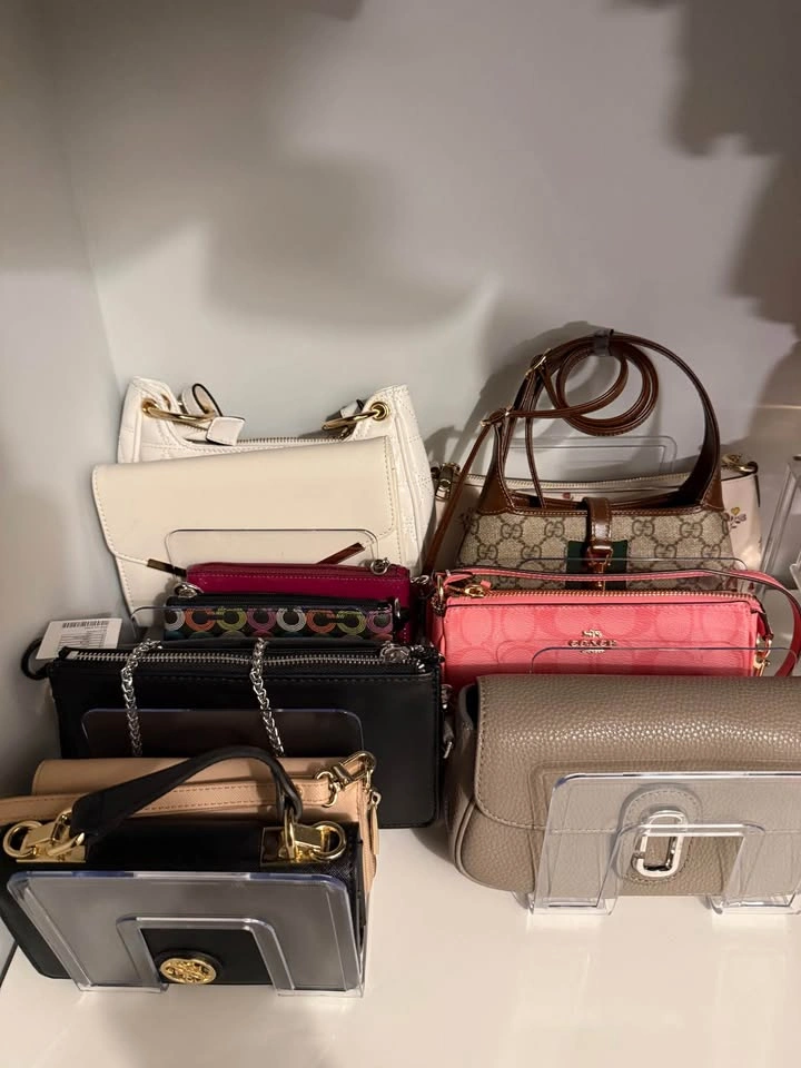 Acrylic Purse Storage - photo 4