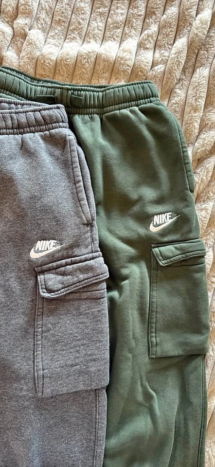 Nike Cargo Sweatpants (small)