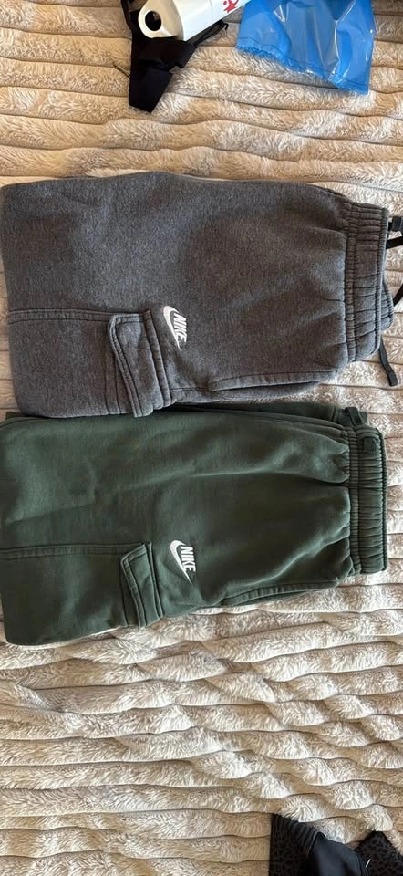 Nike Cargo Sweatpants (small) - photo 3