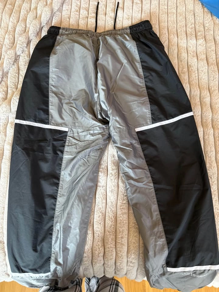 Lightweight Nike Trackpants (womens small) - photo 3