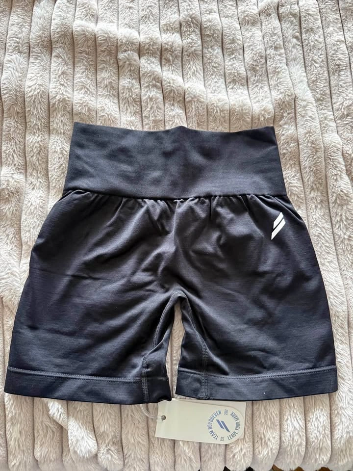 Doyoueven Gym Shorts - XS/S