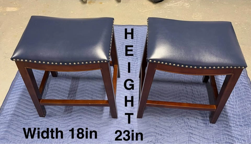 Pair of Backless Counter Stools - photo 3