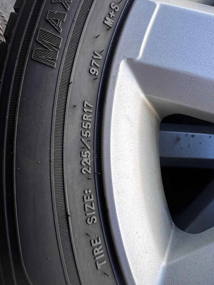 225/55/R17 Goodyear All Season Tires with Subaru Alloy Wheels - photo 5