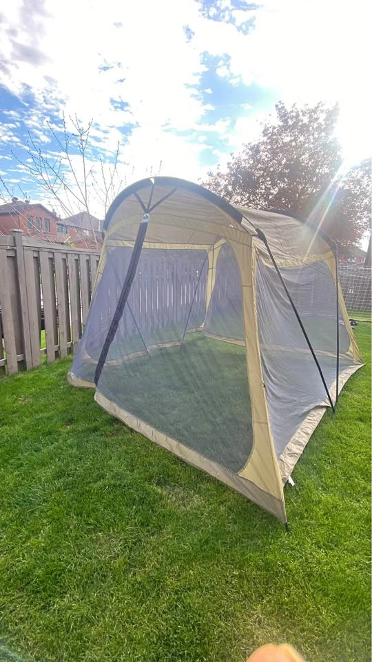 Screen tent 12x12 feet — 35$ OBO
