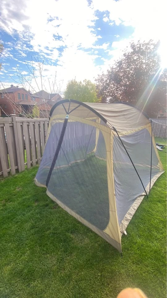 Screen tent 12x12 feet — 35$ OBO - photo 2