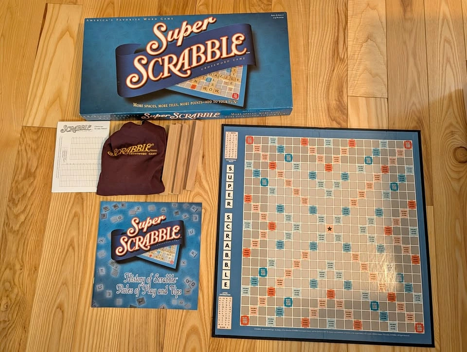 Super Scrabble Crossword Board Game 2004 Hasbro Winning Moves -
