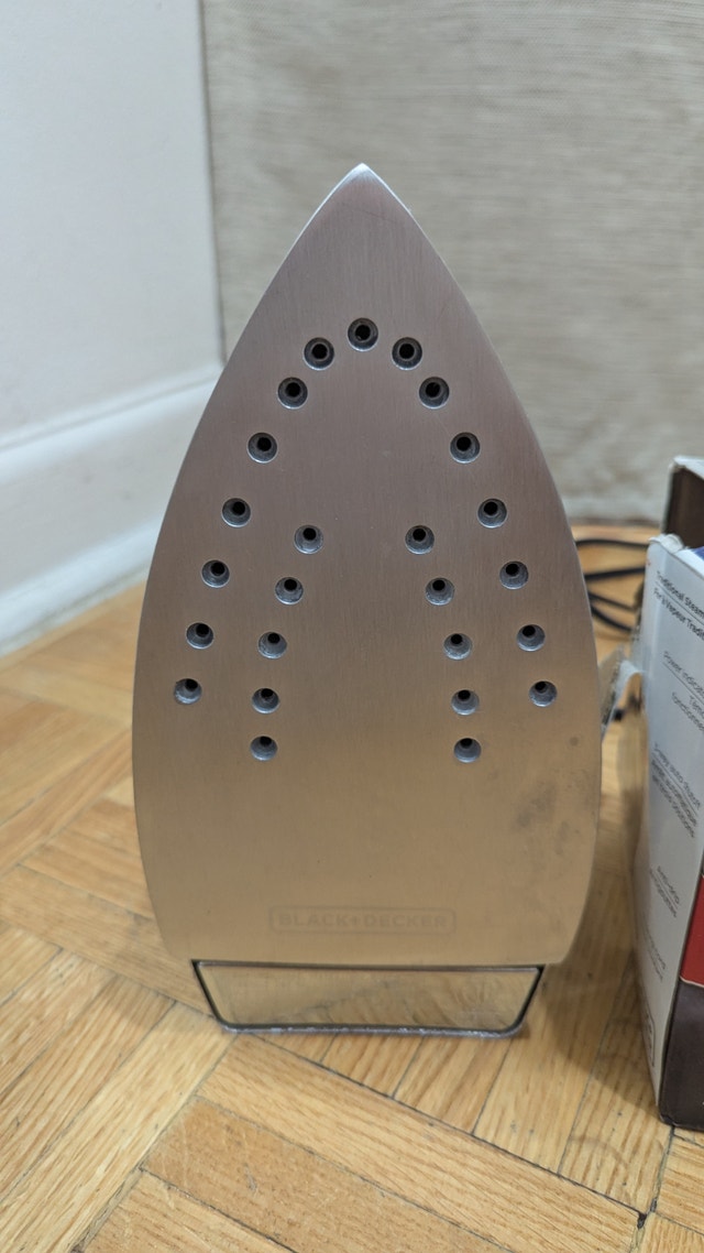 Classic Traditional Steam Iron Heavy Duty Aluminum Soleplate - photo 2