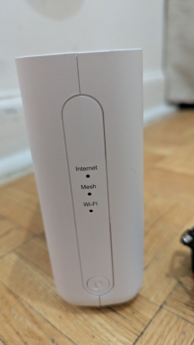 Telus Boost Wi-Fi 6 Lite B6L Modem - photo 2