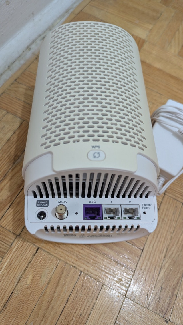 Telus Boost WiFi B21A Wifi Extender Unit Modem - photo 2