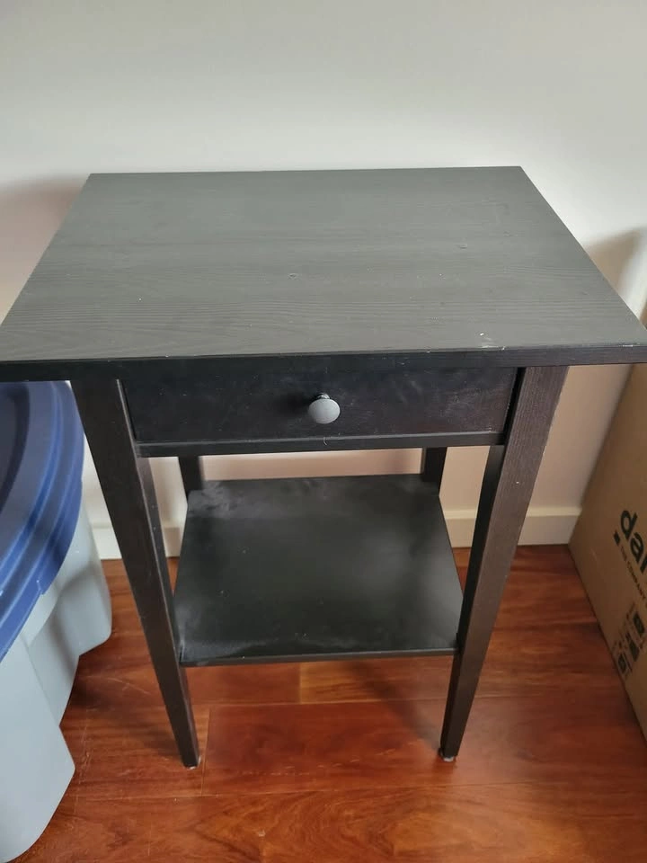 Nightstands (2 available)