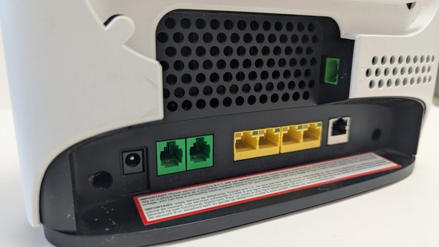 Bell Home GIGA Hub 4000 Modem (Sagemcom 5689) - photo 2