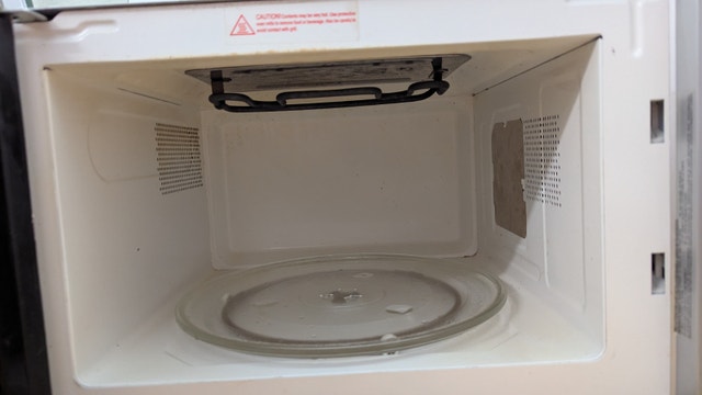 2 in 1 Microwave Oven and Grill 1400W - photo 3