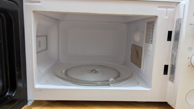 Compact Small Microwave 900W 0.9cu.ft. Countertop Oven - photo 3