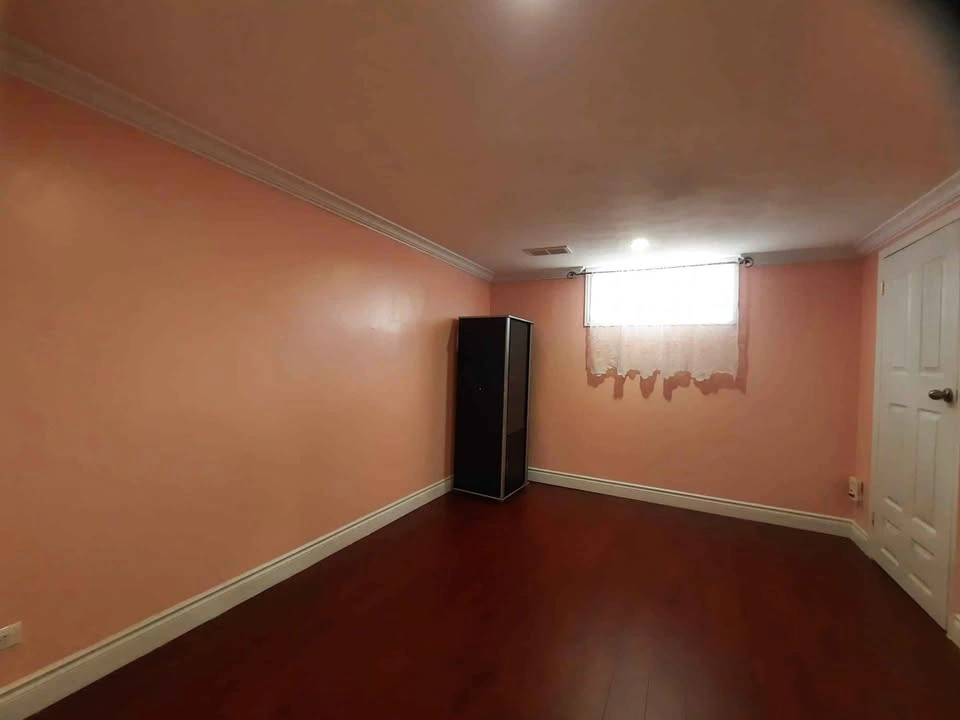 Private room for rent with utilities - photo 3