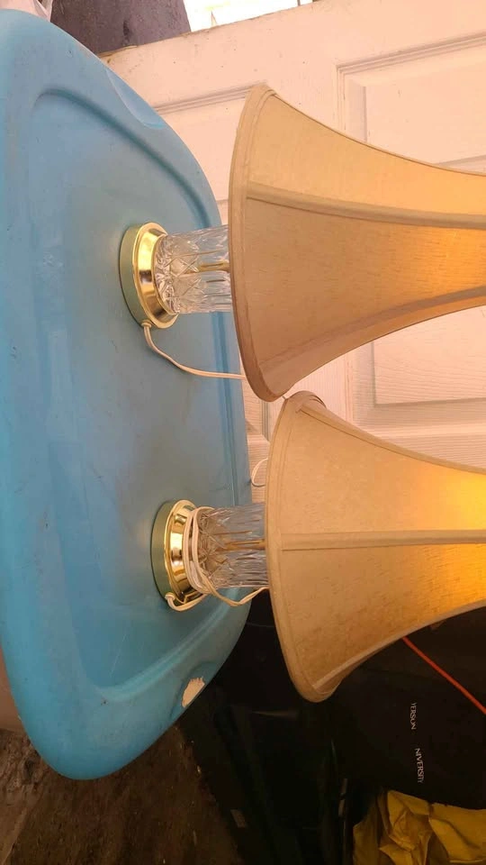 Pair of Table Lamps w/ Bell Shades - photo 2