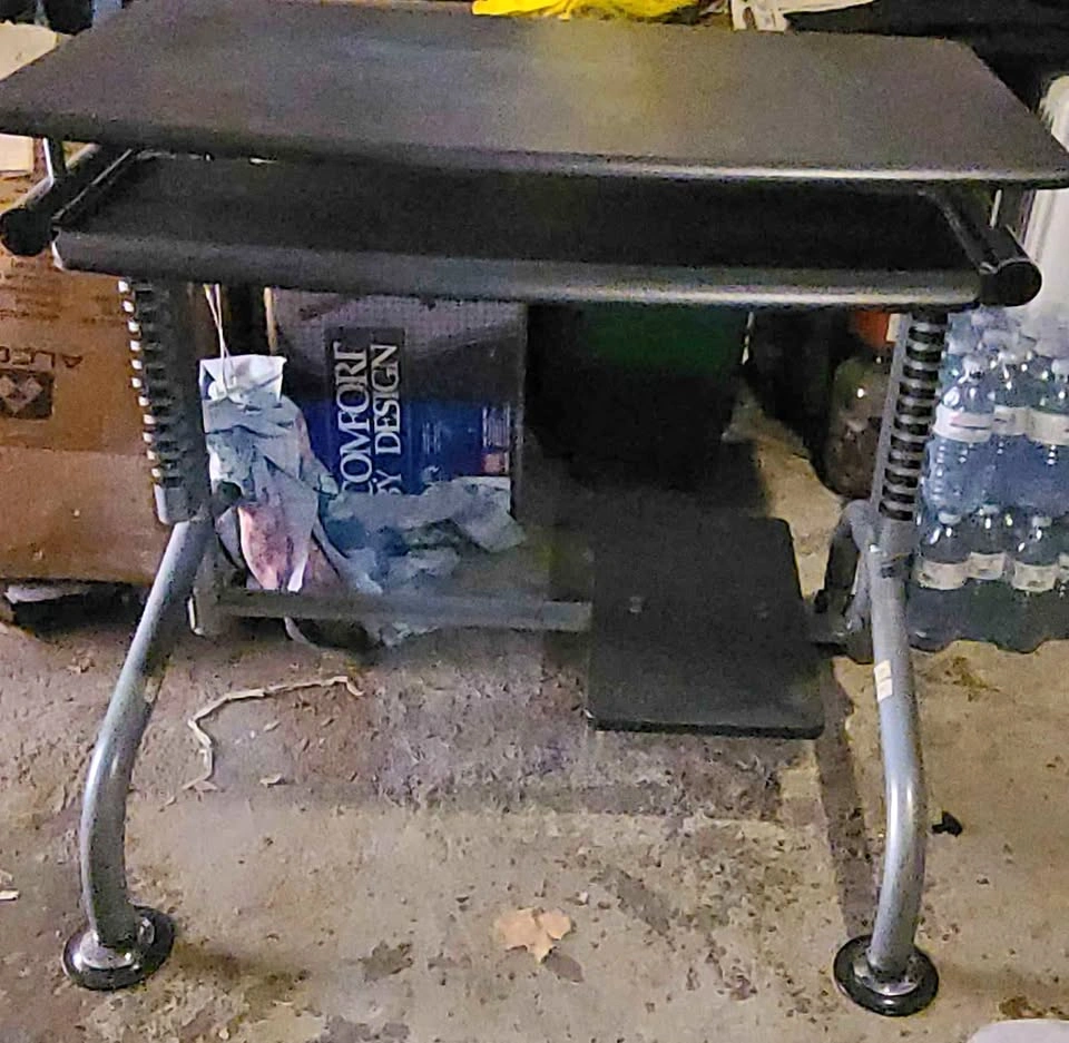 Rolling Computer Desk with Keyboard Tray
