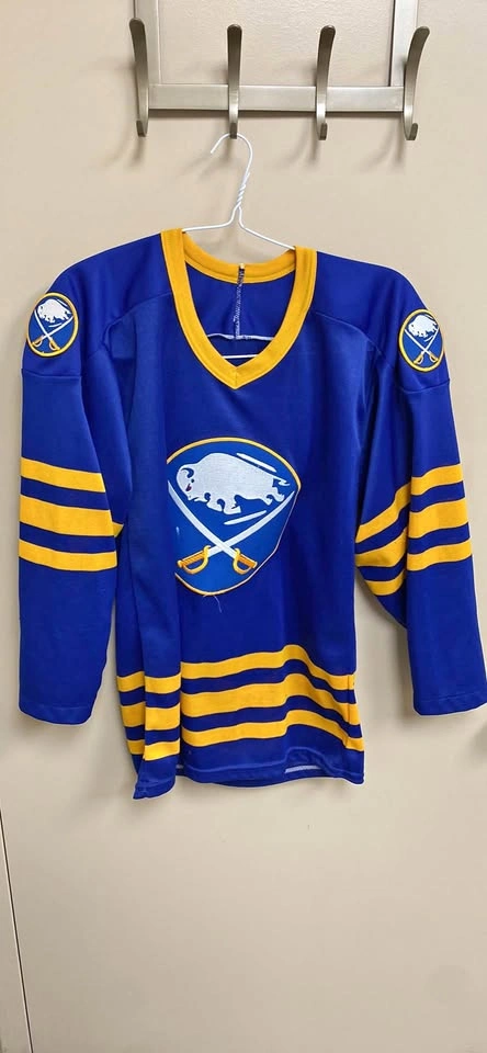 Vintage CCM Buffalo Sabres Hockey Jersey S/M