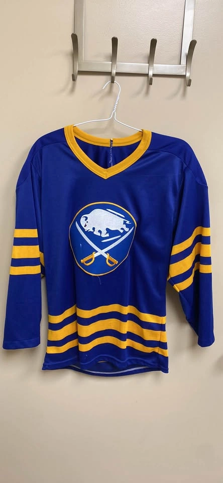 Vintage CCM Buffalo Sabres Hockey Jersey S/M - photo 2
