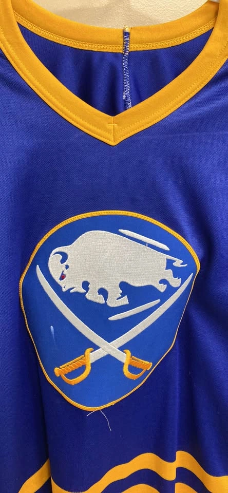 Vintage CCM Buffalo Sabres Hockey Jersey S/M - photo 3
